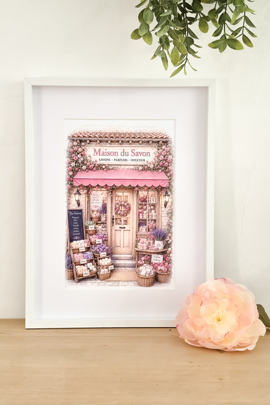 Affiche format A4 d'une vitrine de boutique de savons. Impression hd mise en situation sur carton 200 g